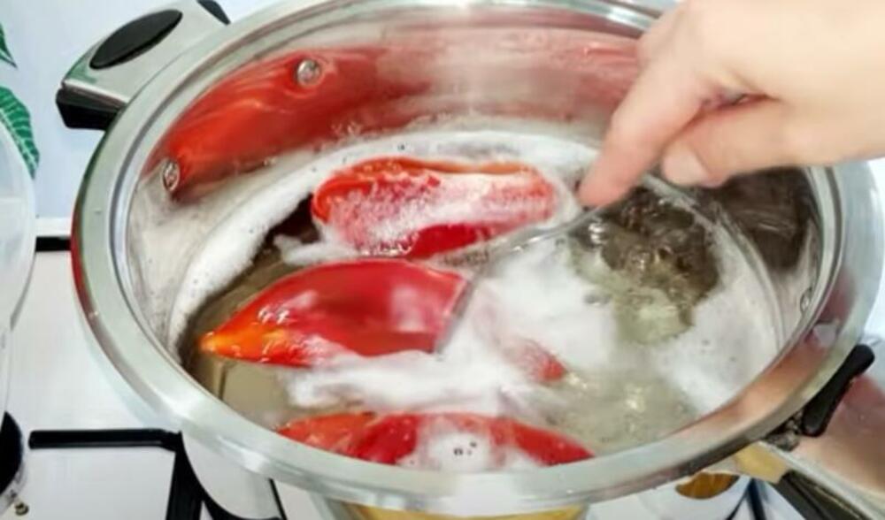 Kuvanje paprika u šerpi