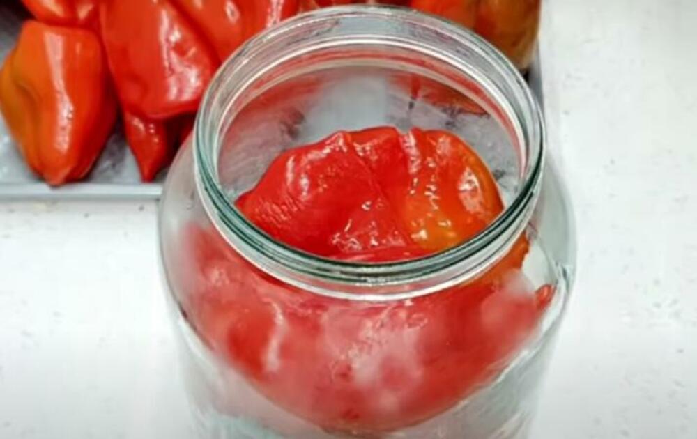 Skuvana paprika u tegli