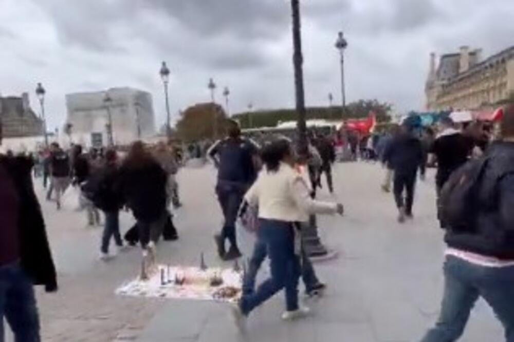 ISPLIVALI PRVI SNIMCI METEŽA U LUVRU: Ljudi TRČE u PANICI, bezbednosna uzbuna na NAJVIŠEM NIVOU! (VIDEO)