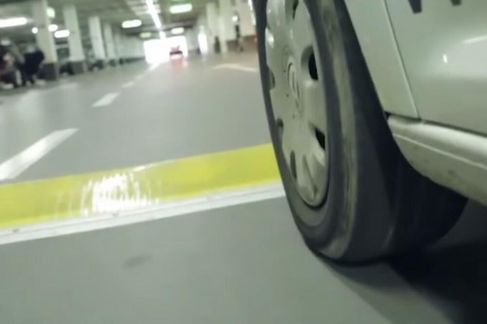 DA LI ĆE OVO IMATI EFEKTA? Na ulicama POSEBNI LEŽEĆI POLICAJCI koji KAŽNJAVAJU bahate vozače! (VIDEO)