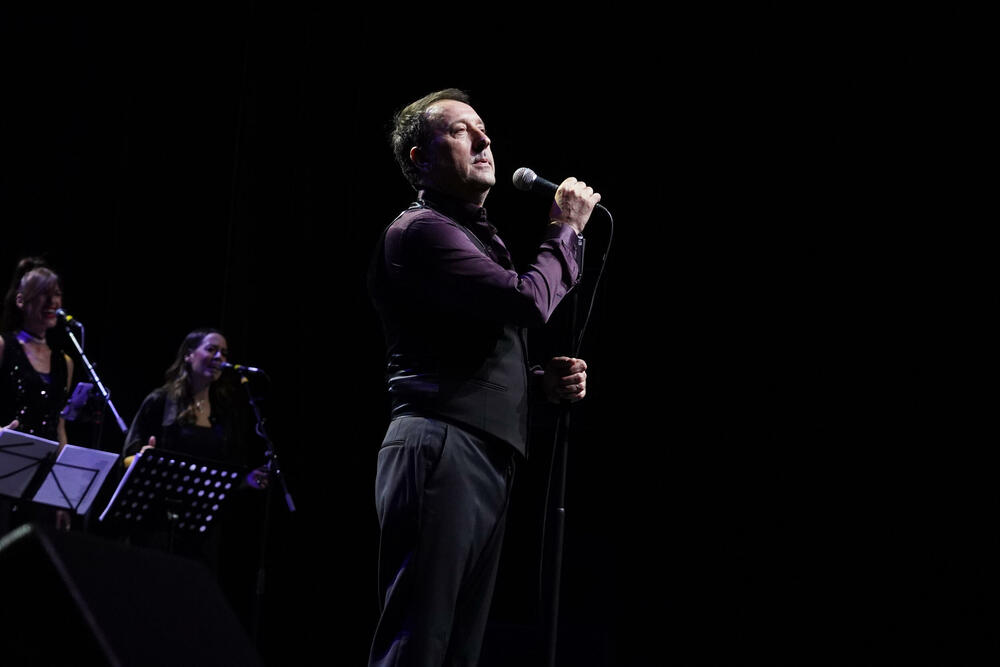 Ovogodišnji nastup simbolično nosi naziv „Kad dođe oktobar“