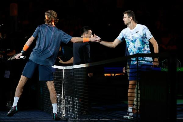 NOVAK U POOLUFINALU PROTIV IGRAČA KOJI GA JE DOBIO SAMO U BEOGRADU! Evo kad počinje njihov duel i gde gledati UŽIVO