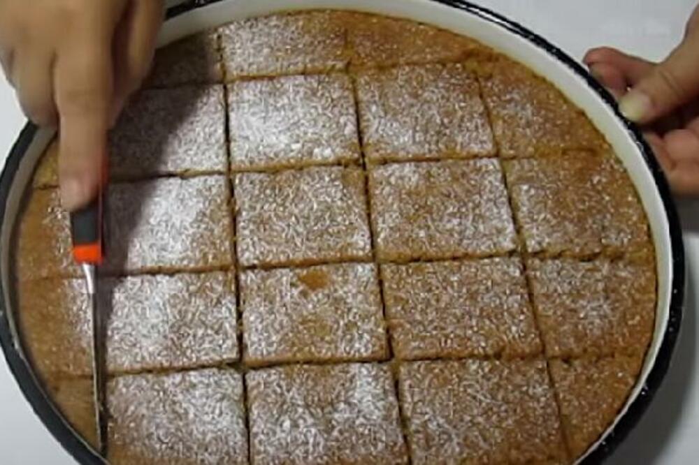 OVO JE BIO NAJUKUSNIJI KOLAČ U STAROJ JUGOSLAVIJI: Šljive i orasi - niko nije mogao da odbije parče (RECEPT)