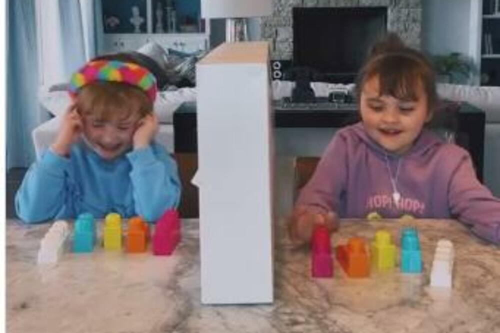 RODITELJI ZABELEŽILI NEVEROVATANO PONAŠANJE BLIZNAKINJA: Ovakva POVEZANOST je više od ''ČITANJA MISLI'' (VIDEO)