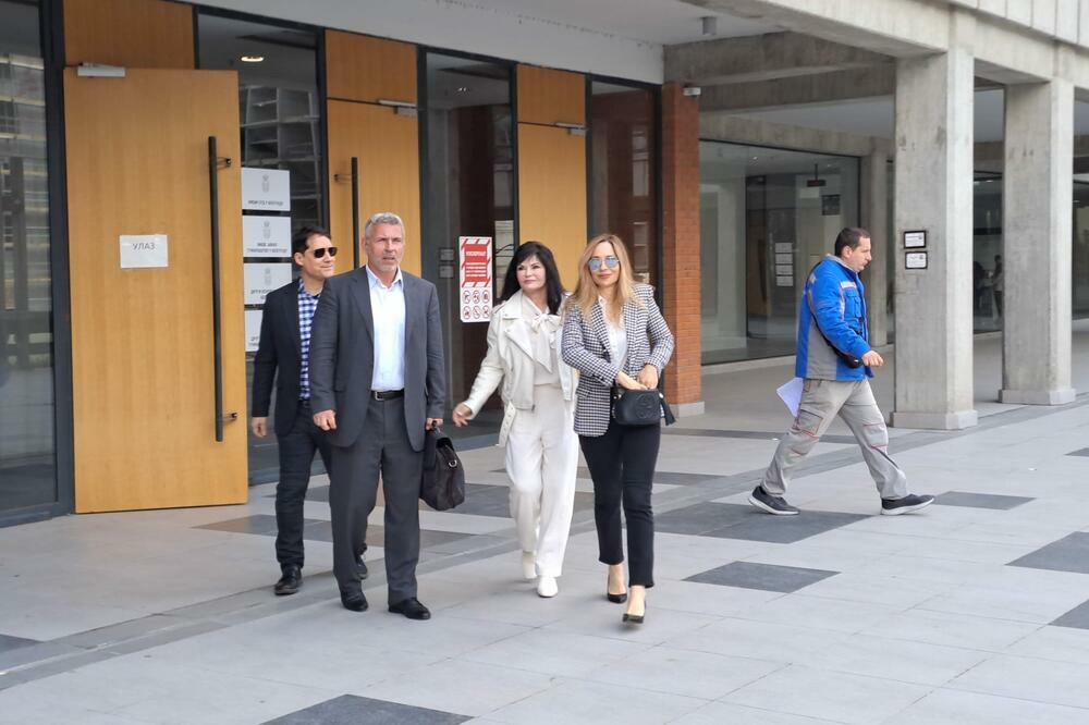 BIVŠA LJUBAVNICA MIROSLAVA ILIĆA STIGLA NA SUĐENJE: Pojavila se SVA U BELOM, nije SAMA, a evo šta se dešava sa NJIM