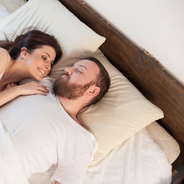 LEŽALA JE I OSETILA KAKO JE NEŠTO MAZI PO RUCI: Kada je otvorila oči, vrisnula je od šoka, A MISLILA JE DA JE MUŽ