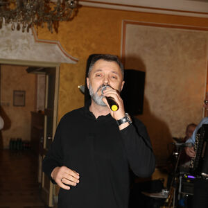 Konačno otkriveno u kakvim je odnosima Nenad Manojlović sa ocem i sestrama: O Radi posebno govorio