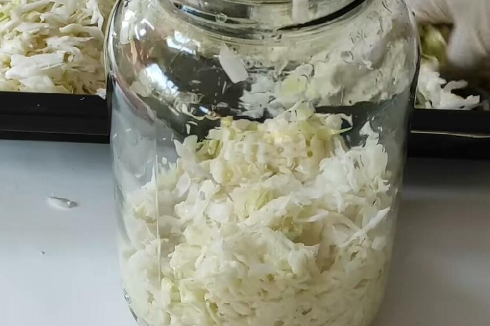 DA LI JE OVO NAJBOLJI RECEPT SA KUPUSOM IKADA? I muškarci i žene se OTIMAJU za njega, neviđena je pomama za njim