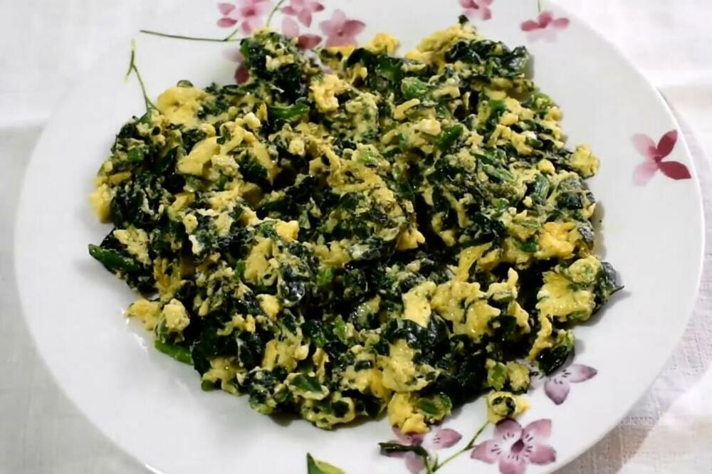 NAJZDRAVIJI DORUČAK KOJI MOŽETE ZAMISLITI: Zeleni omlet pun zdravlja za početak dana - recept nikad BRŽI