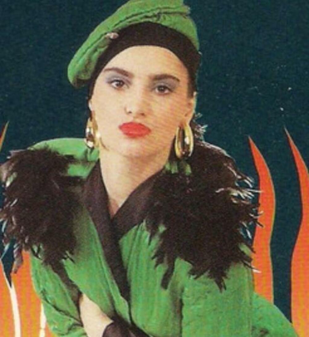 Prepoznajete li pevačicu sa fotke?