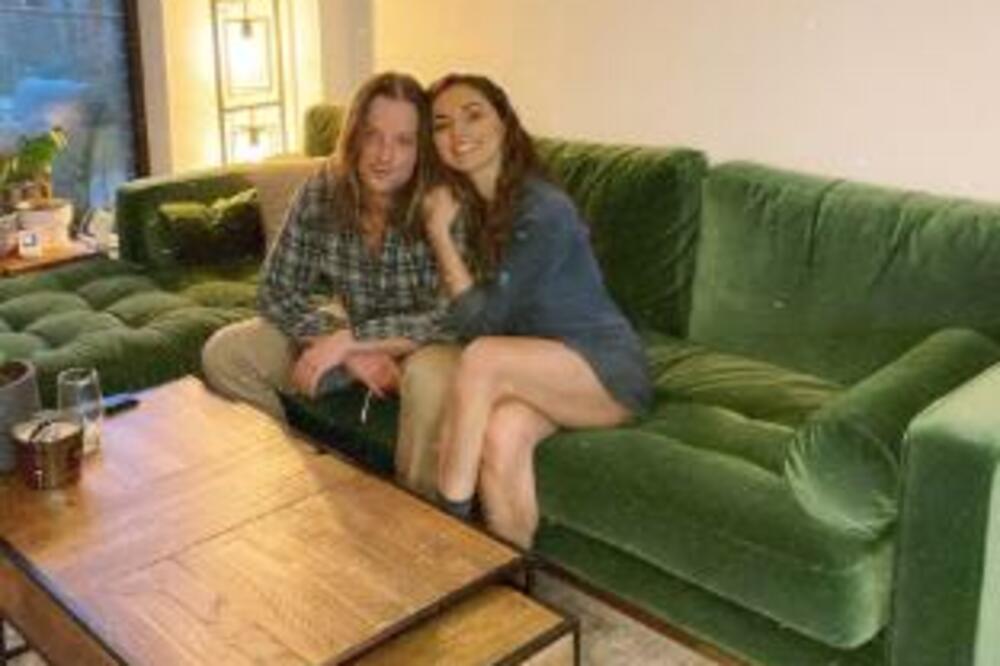 INTIMNA FOTOGRAFIJA OVOG PARA ZALUDELA SVE NA INTERNETU: Nije FOTOMONTAŽA, ljudi u ŠOKU (FOTO)