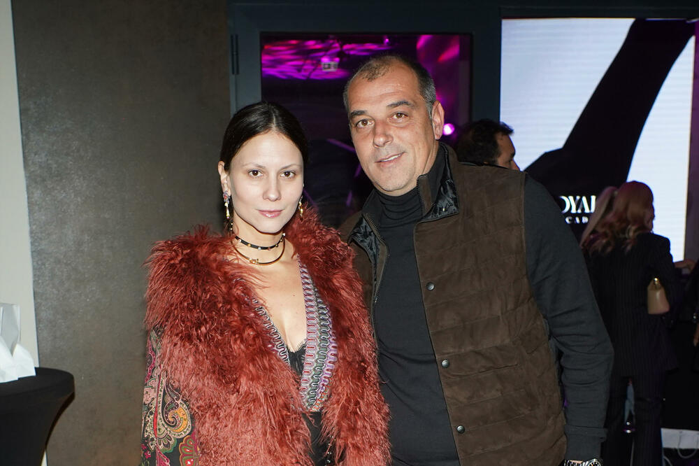 Srpska Keri Bredšo, a i više od toga! Ko je Ksenija o kojoj bruje Beograđani? Uspešna dama, majka i žena fudbalera