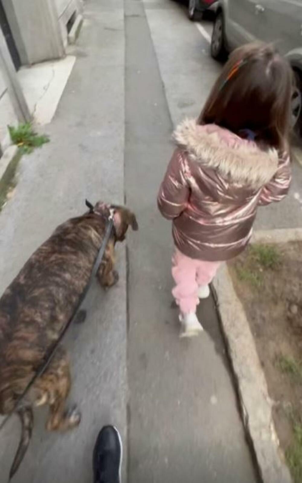 Rasta u šetnji sa ćerkom Tarom