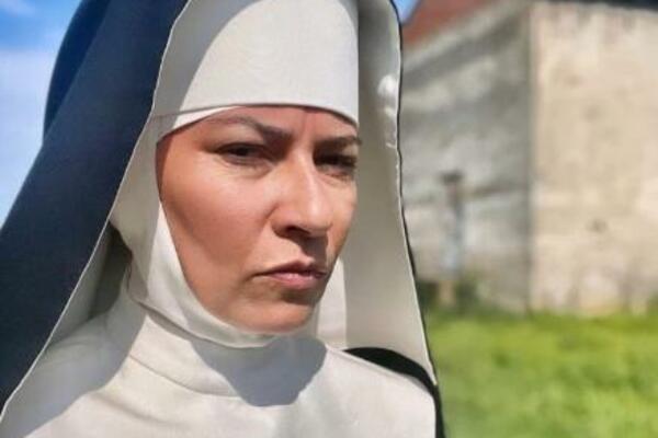 OMILJENA SRPSKA GLUMICA SE ZAMONAŠILA? Obukla odelo ČASNE SESTRE, nastao HAOS kad je ovo PORUČILA SVIMA (FOTO)