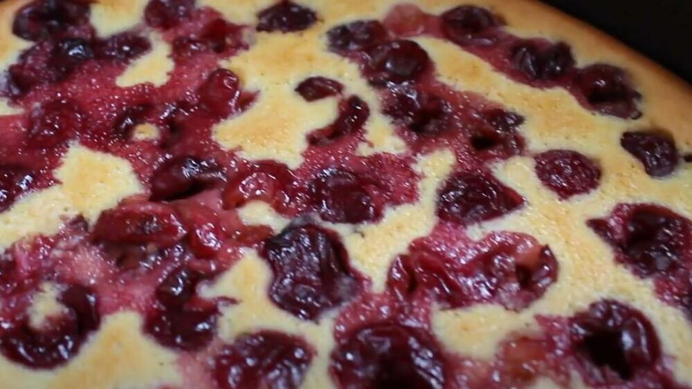 Pita sa trešnjama u plehu