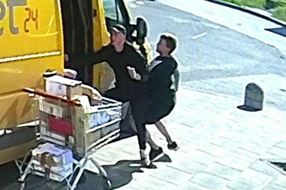 SKANDAL U HRVATSKOJ! Zaleteli se na KOMBI ZA DOSTAVU, pa ga OPELJEŠILI, policija traga za OVIM MLADIĆIMA (FOTO)
