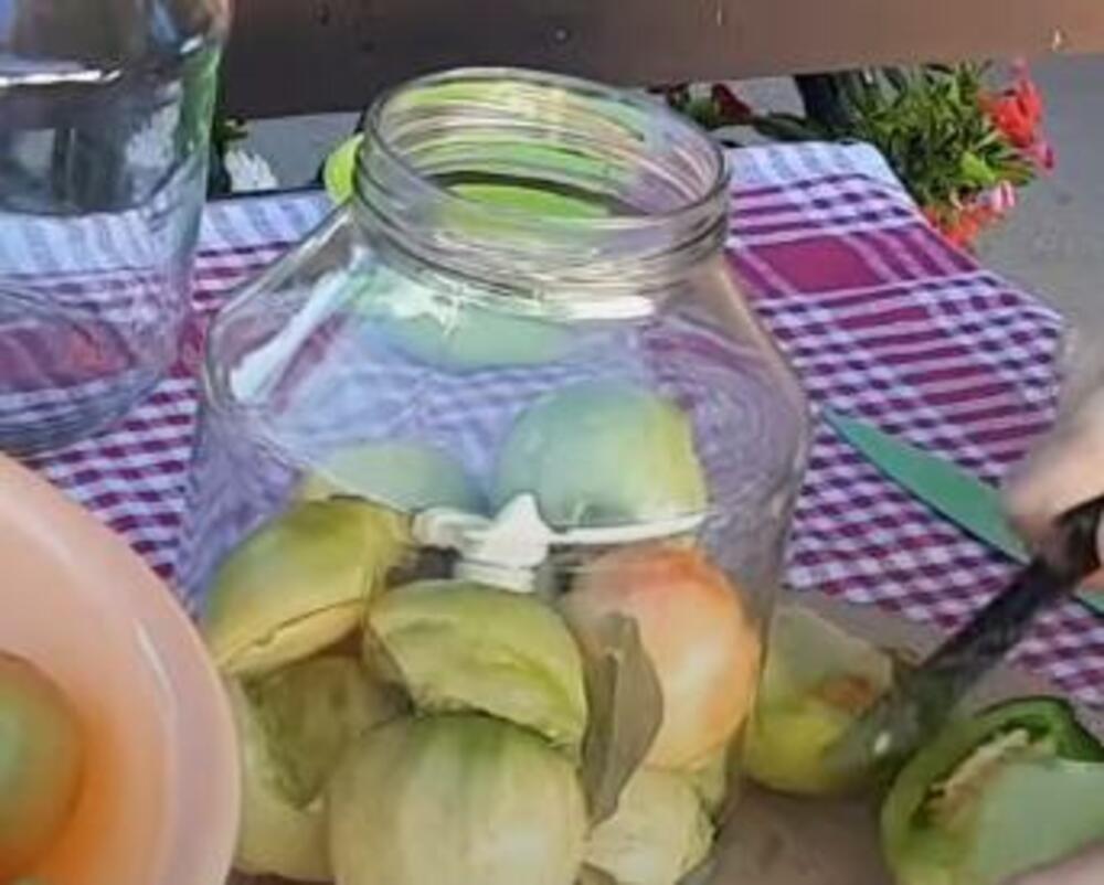 Biber u zelenom paradajzu