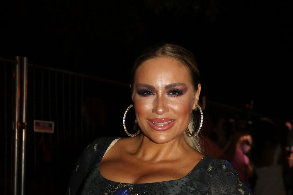 BILA JE NAJJAČA RIBA NA ESTRADI, A I DANAS JE PRAVA BOMBA: Isplivali NEPOZNATI detalji o FATALNOJ PLAVUŠI