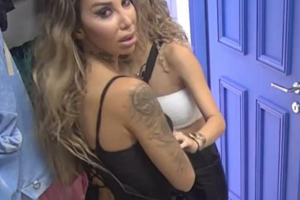 "ISTA JE KAO ANA ĆURČIĆ" Gledaoci BESNI na Aneli, zbog OVOG POTEZA osuđena na STUB SRAMA (FOTO)