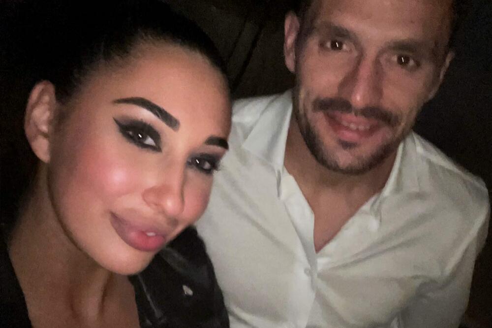 DUŠAN TADIĆ SA VATRENOM CRNKOM, SVI SE PITAJU KO JE ONA: Poznata po JAKIM ATRIBUTIMA, evo šta rade POSLE POBEDE