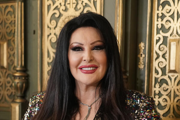 CELU SRBIJU ZANIMA KAKAV JE ĐAK BILA DRAGANA MIRKOVIĆ: Evo koje je ŽELJE imala kao devojčica NAJVEĆA ZVEZDA