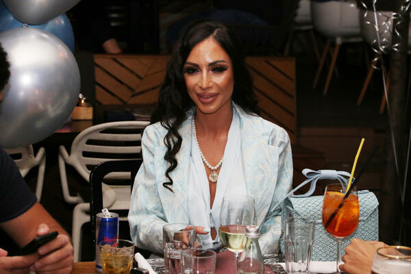 ISPLIVALE NEPOZNATE INFROMACIJE O VODITELJKI RED TELEVIZIJE: Sve o njoj CRNO NA BELO