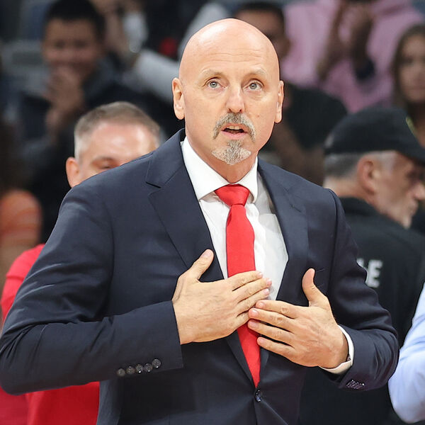 "Moramo da se izolujemo iz te neke emocije, pogotovo ja, a igrači moraju da imaju koncentraciju" (Foto)