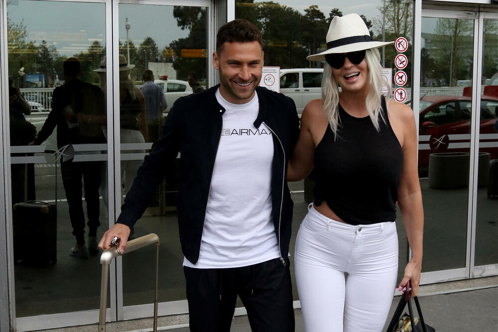 DUŠKO TOŠIĆ PREKINUO ĆUTNJU! PRIČALO SE DA KARLEUŠU NAVODNO VARA SA NJENOM KOLEGINICOM: Više ne krije NIŠTA od nas