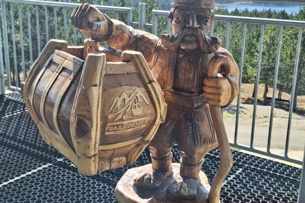 STARI ZLATIBORAC DRŽI KABINU GOLD GONDOLE: Omiljena turistička atrakcija Srbije dobila JEDINSTVEN SIMBOL (FOTO)