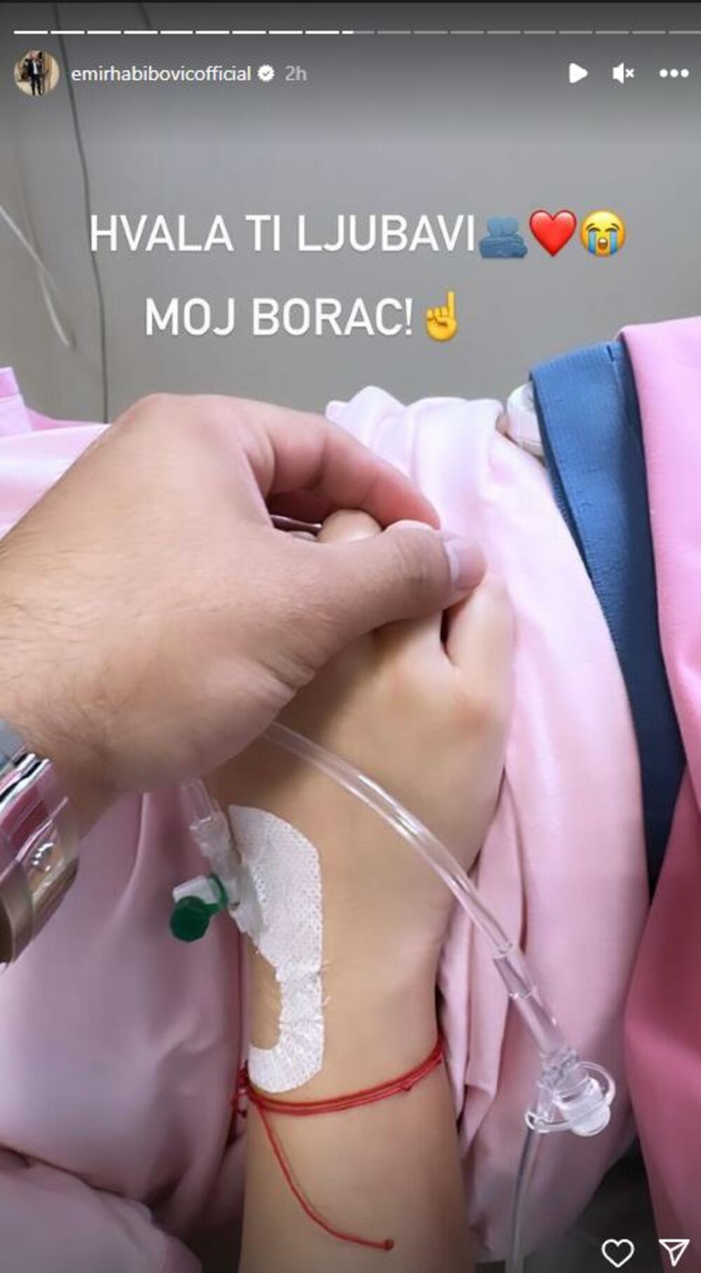 Emir je odmah na Instagramu podelio radosne vesti i objavio i prve fotografije naslednice