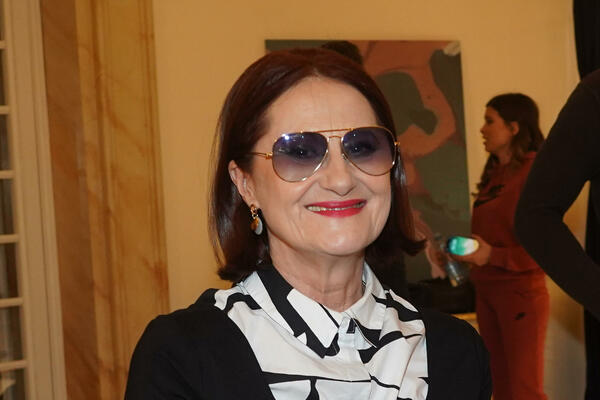 Sa kim to Danica Ristovski provodi dane? Ne skida osmeh lica kada je u ovako lepom društvu, uživa