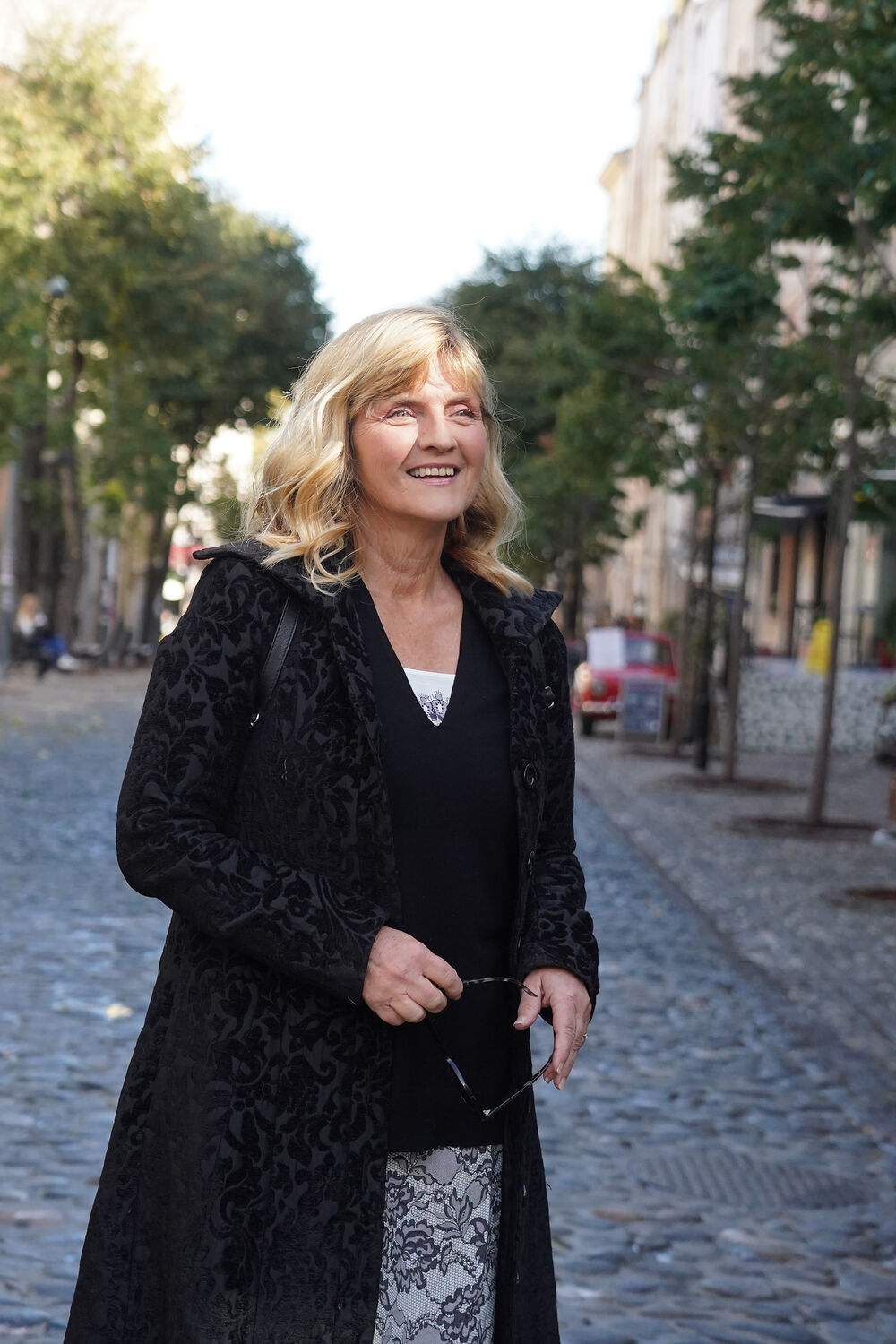 Sanja se u Fosilima zadržala od 1983. do 1991, zatim snimila tri solo albuma, a potom se vratila 2005. godine