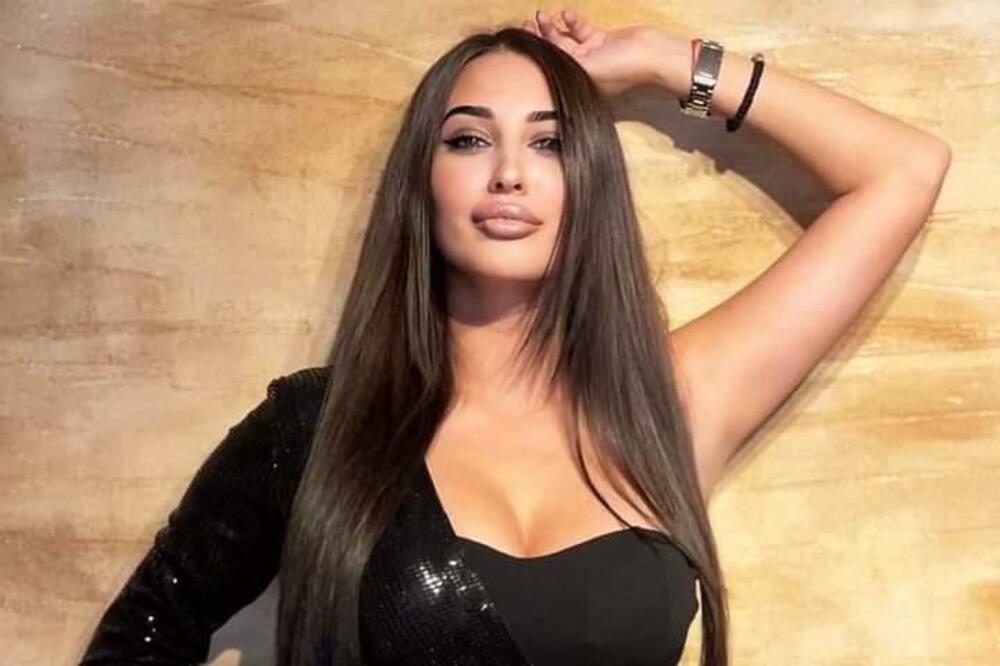 KO JE UDATA PEVAČICA KOJA SE PROVODILA SA FUDBALEROM? Svađala se sa Karleušom na NACIONALNOJ FREKVENCIJI