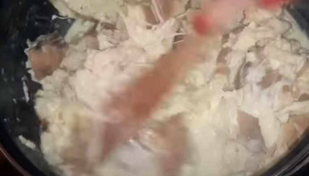 Popara sa tri vrste sira u šerpi