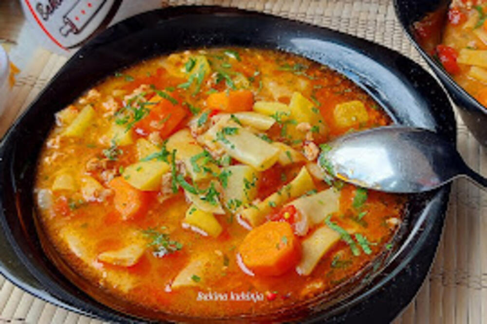 Majstorski ručak bez kapi ulja zbog kog kreće voda na usta: Za sat vremena dobićete jelo kojem niko ne nalazi manu