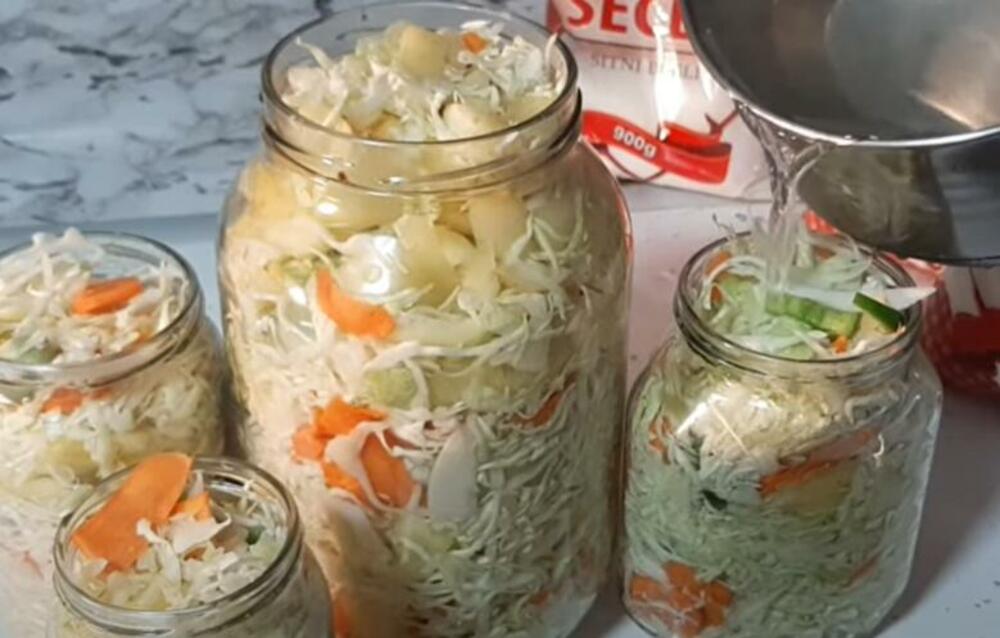 Prelivanje tegli sa povrćem