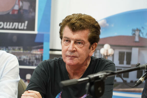 ŠTA SE DEŠAVA? BAJAGA POBESNEO NA RTS: Prekinuo OBRAĆANJE da bi ih OPOMENUO, ljudi u sekundi ZANEMELI