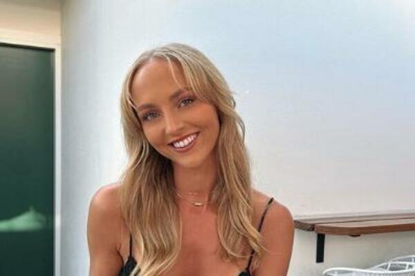 OVA ŽENA JE SPAVALA SA 300 LJUDI ZA GODINU: Otvorila profil na SAJTU ZA ODRASLE, evo koliko NAPLAĆUJE GOLOTINJU