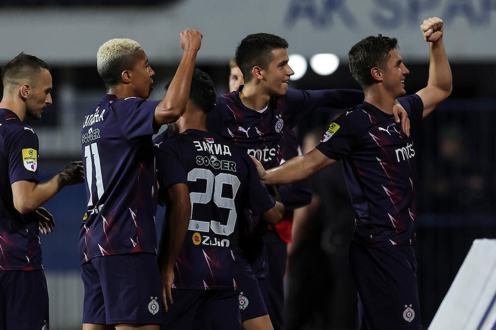 GROBARI TRLJAJU RUKE: Sjajni vezista potpisao za Partizan!