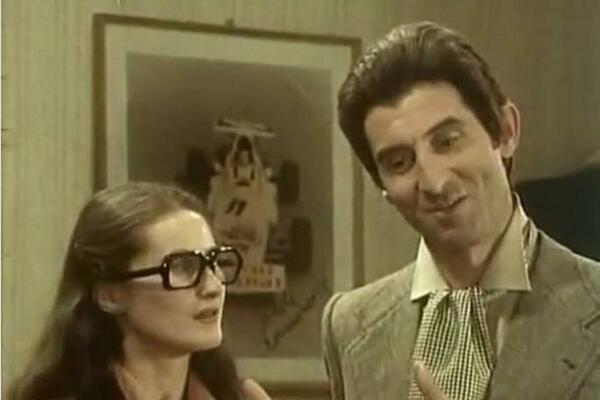 DA LI ZNATE KO JE ŽENA SA FOTKE? Nema osobe U NAŠOJ ZEMLJI da nije čula za ovu DAMU, voli je cela Srbija