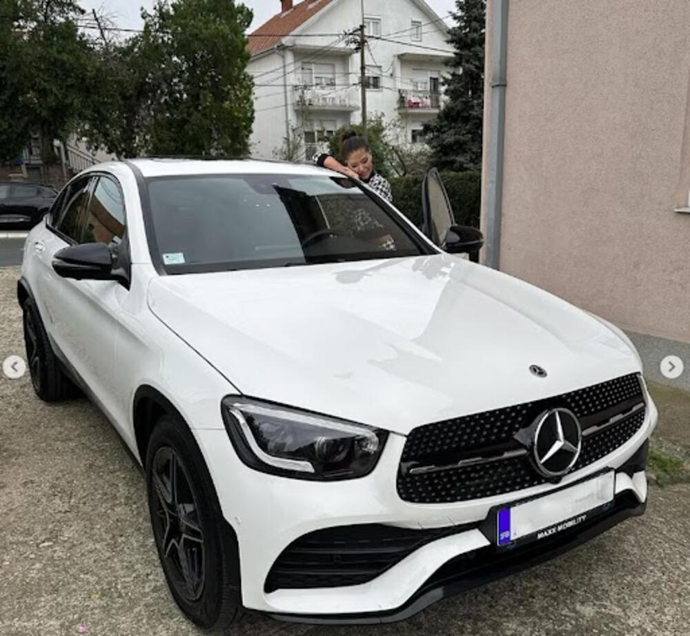 Voditeljka se pohvalila novim automobilom