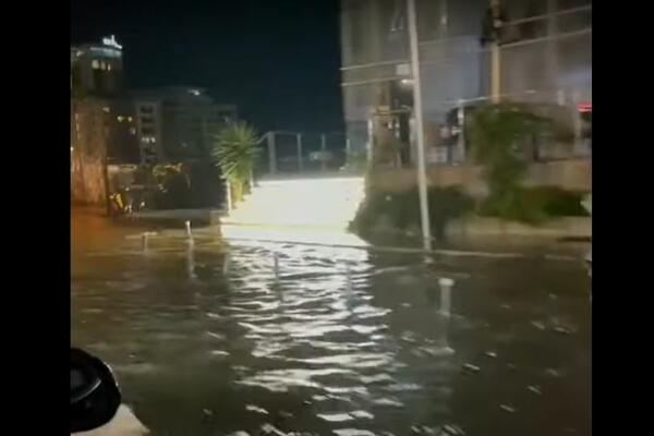 POTOP U BUDVI: Na ulicama BUJICE VODE, pomoć već tražilo oko 100 građana (VIDEO)