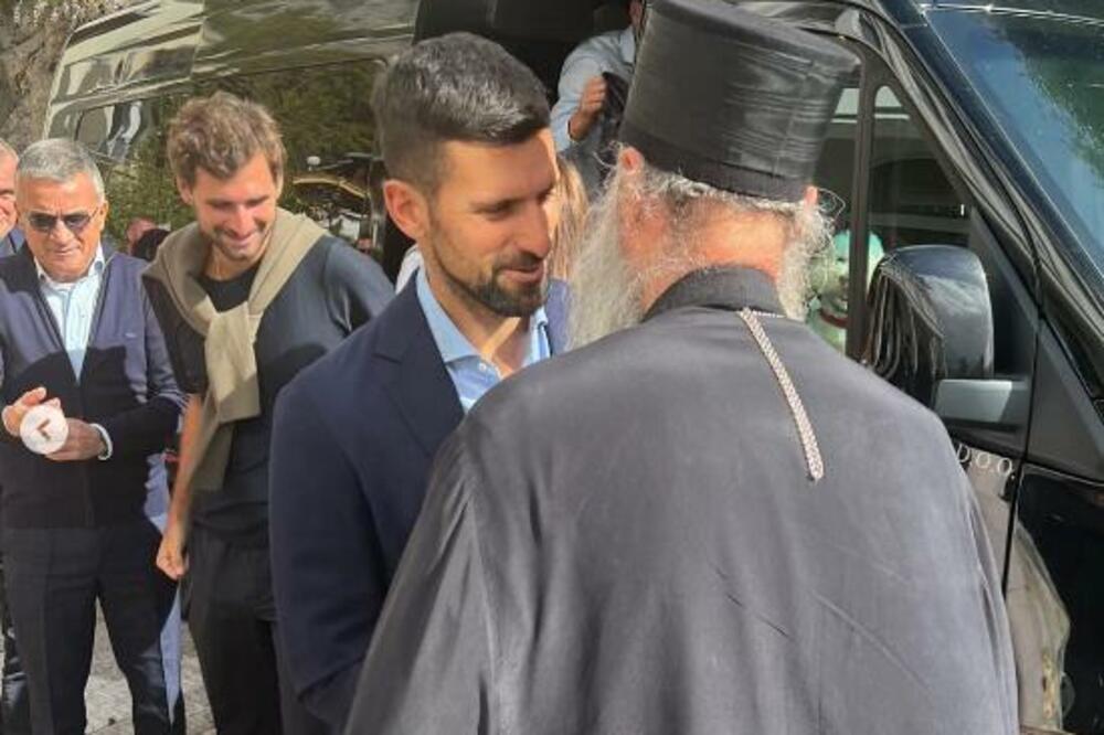 KRŠTENI U OSTROGU PRED DVADESETAK LJUDI! Svi detalji SVETOG ČINA Novakove DECE: Evo ko je sve BIO i gde su SLAVILI