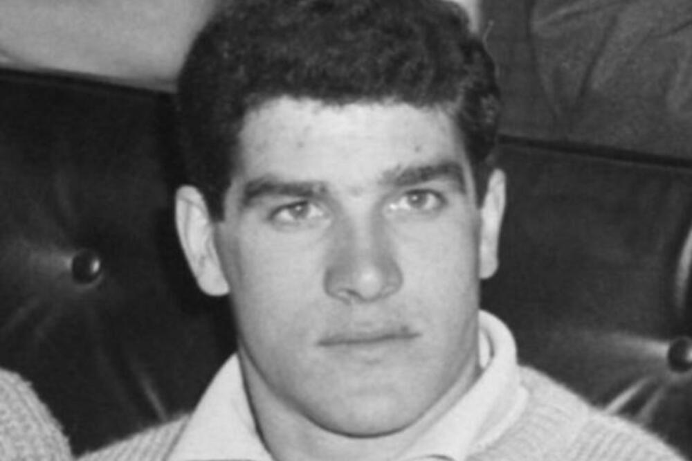 UMRO LEGENDARNI FUDBALER: Najveći trofej mu 3 puta izmicao, sa njim je u slavni klub stigla ČUVENA KLETVA...