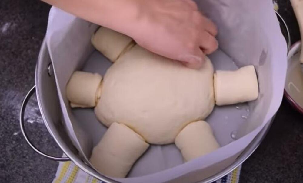 Slavski kolač u plehu