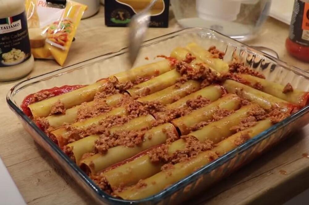 NAPRAVITE SPECIJALITET ITALIJANSKE KUHINJE, MNOGI KAŽU DA JE BOLJI OD LAZANJA: Srpkinje poludele za RECEPTOM!