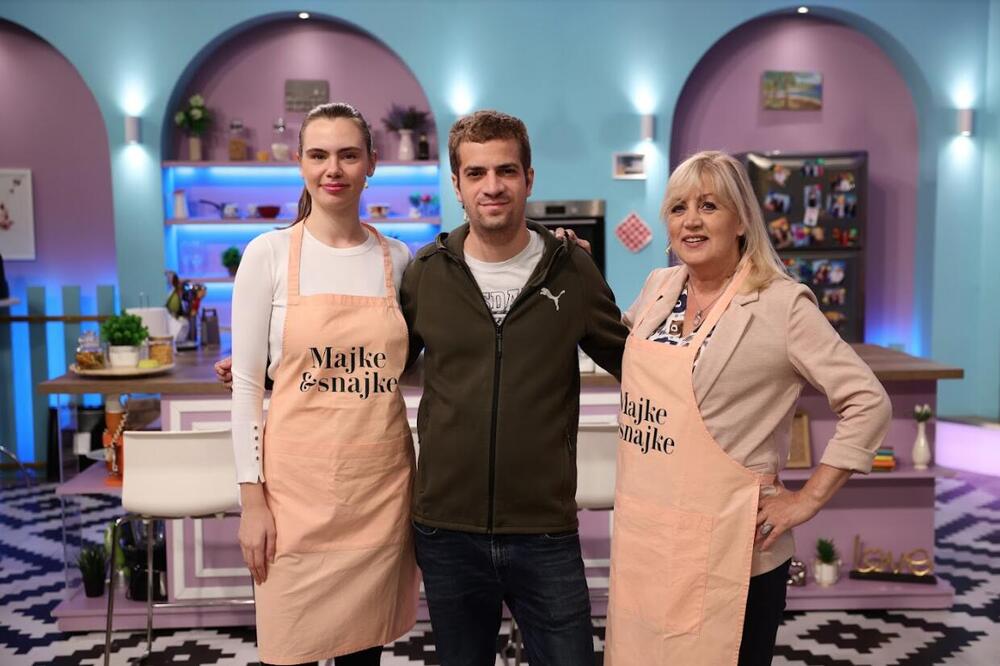 SEKA I RAŠA SPREMAJU SLATKIŠ KAKAV DO SADA NISTE IMALI PRILIKU DA PROBATE! Gledajte "Majke i snajke" od 18h