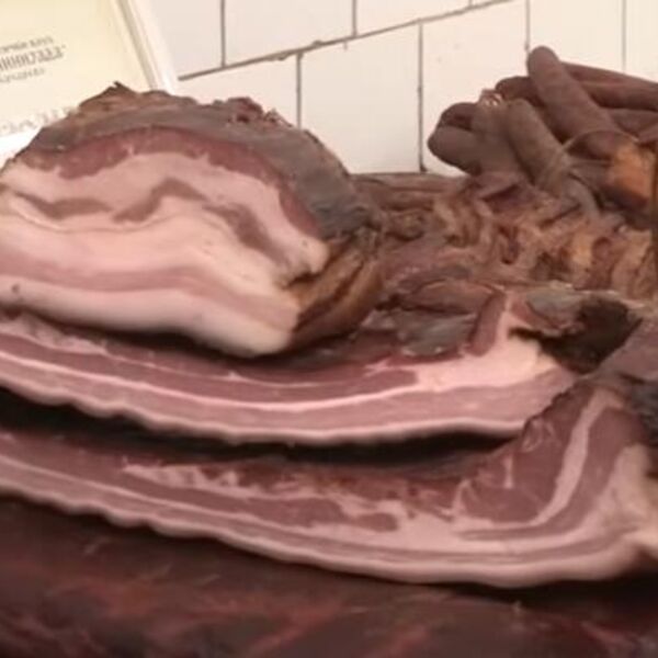 Možete li da prepoznate domaću slaninu na slici? Jedan detalj otkriva razliku koju većina ne vidi (FOTO)