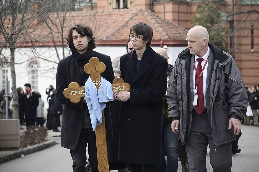 Gavrilo i Miloš Glogovac na očevoj sahrani