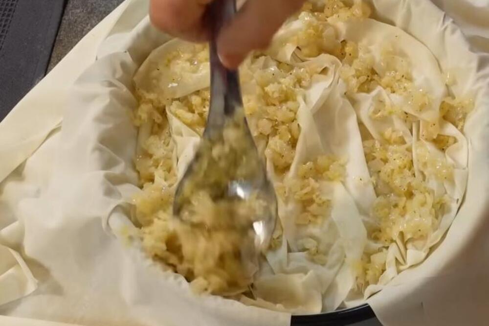 Užička pita sa kupusom za koju će vam svi tražiti recept: Pakara vam više neće pasti na pamet, vredi probati